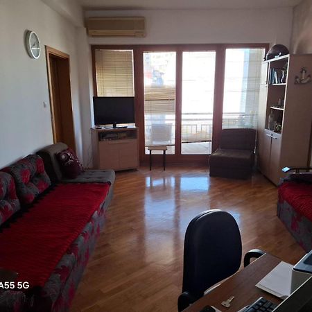 Alpi Hostel Skopje Exteriör bild